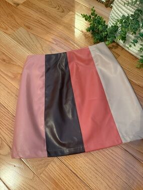 DEE ELLY FAUX LEATHER SKIRT MINI MULTI COLORS SIZE MEDIUM